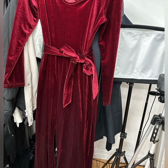 Sweetheart Neck Belted Velvet Jumpsuit - Picture 6 of 6